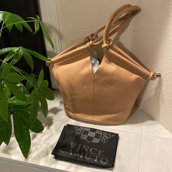 NWT Vince Camuto Arjay camel leather tote - Picture 2 of 5